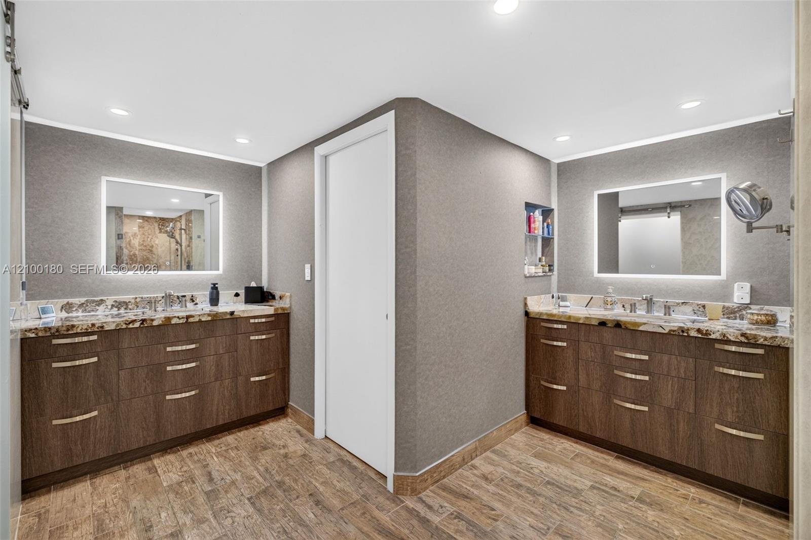 See details 2409-2410 4 / 4 4484 sq. ft. $ 2026-10-03 0 Photo