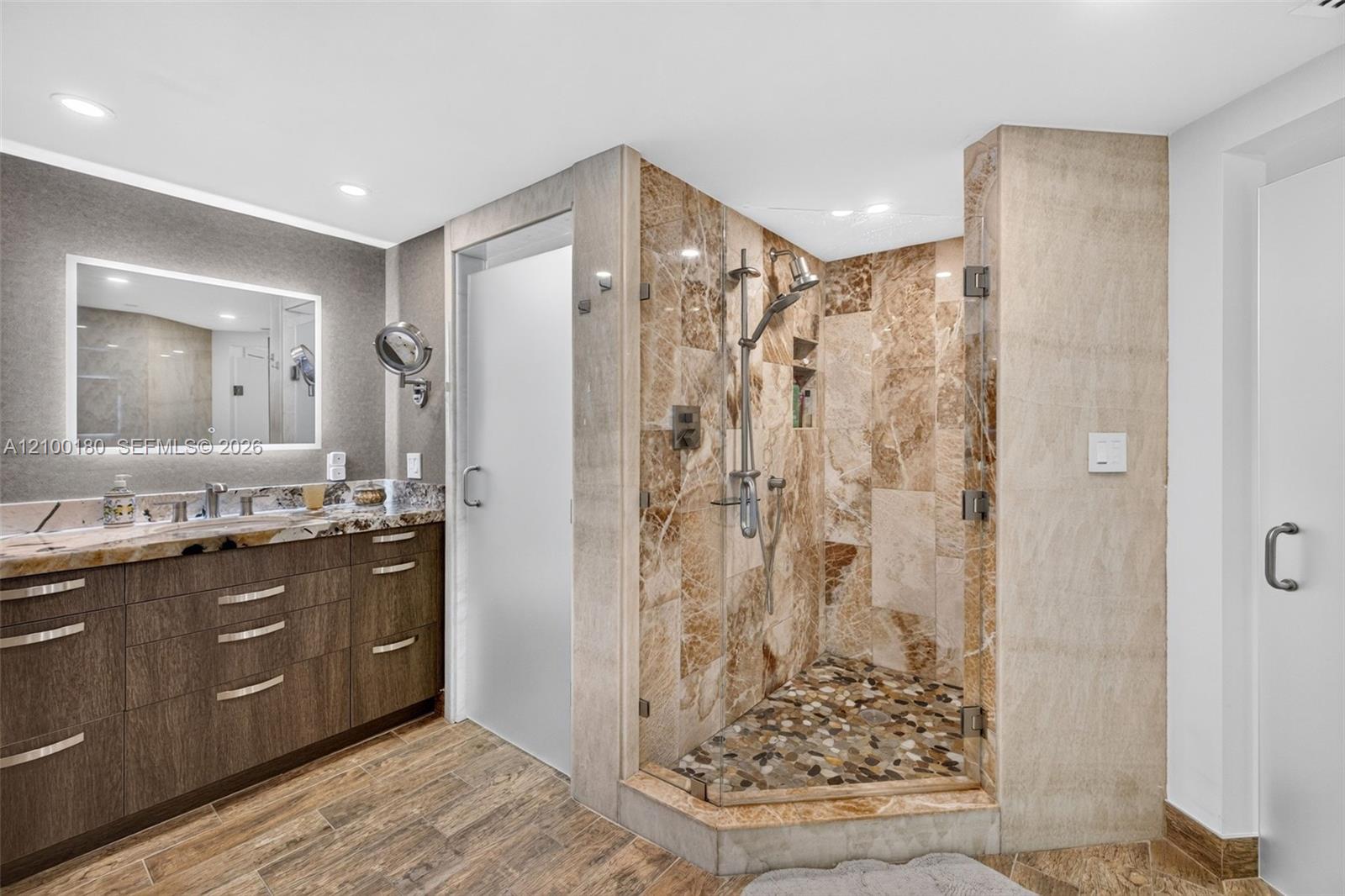 See details 2409-2410 4 / 4 4484 sq. ft. $ 2026-10-03 0 Photo