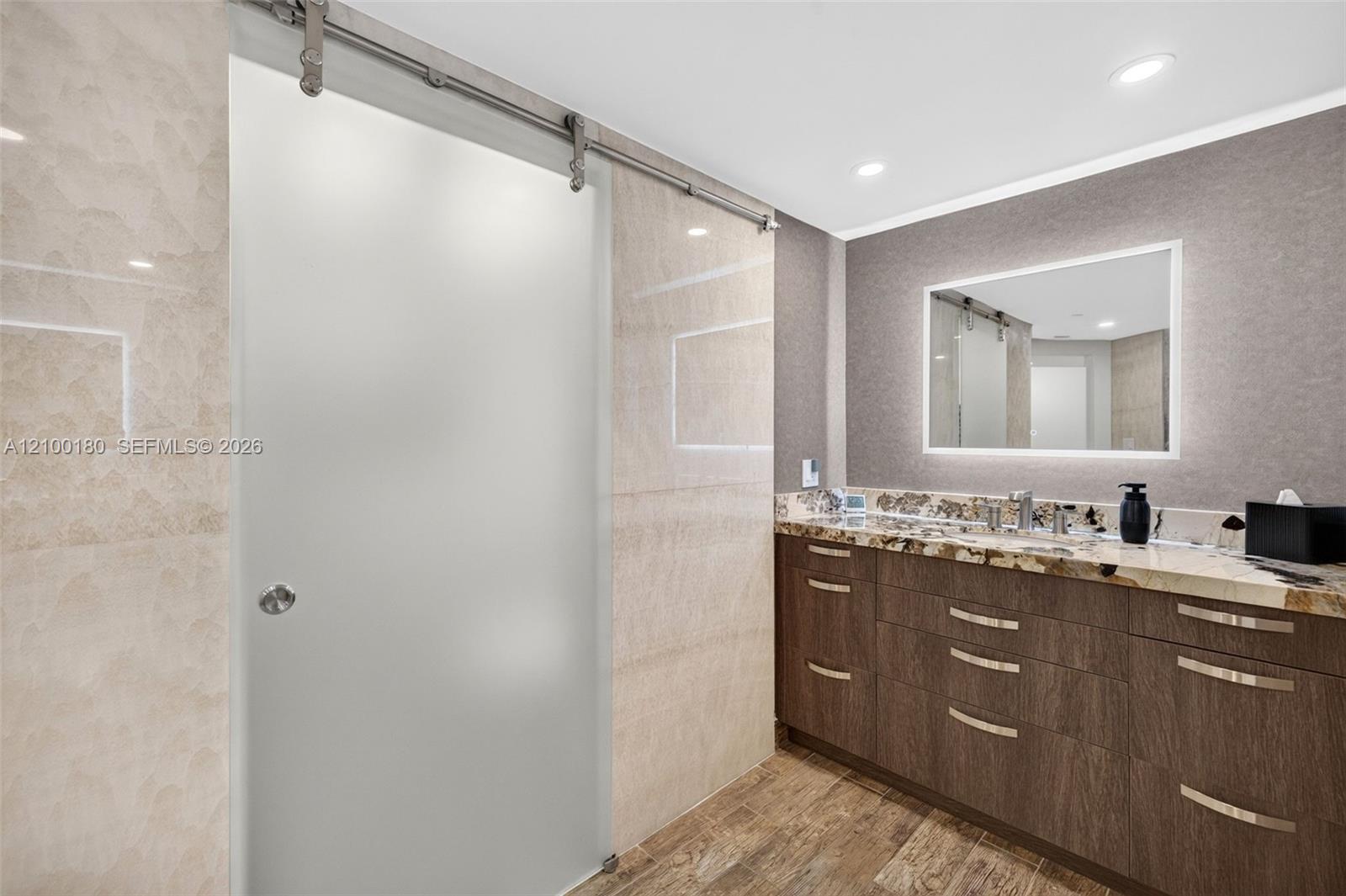 See details 2409-2410 4 / 4 4484 sq. ft. $ 2026-10-03 0 Photo