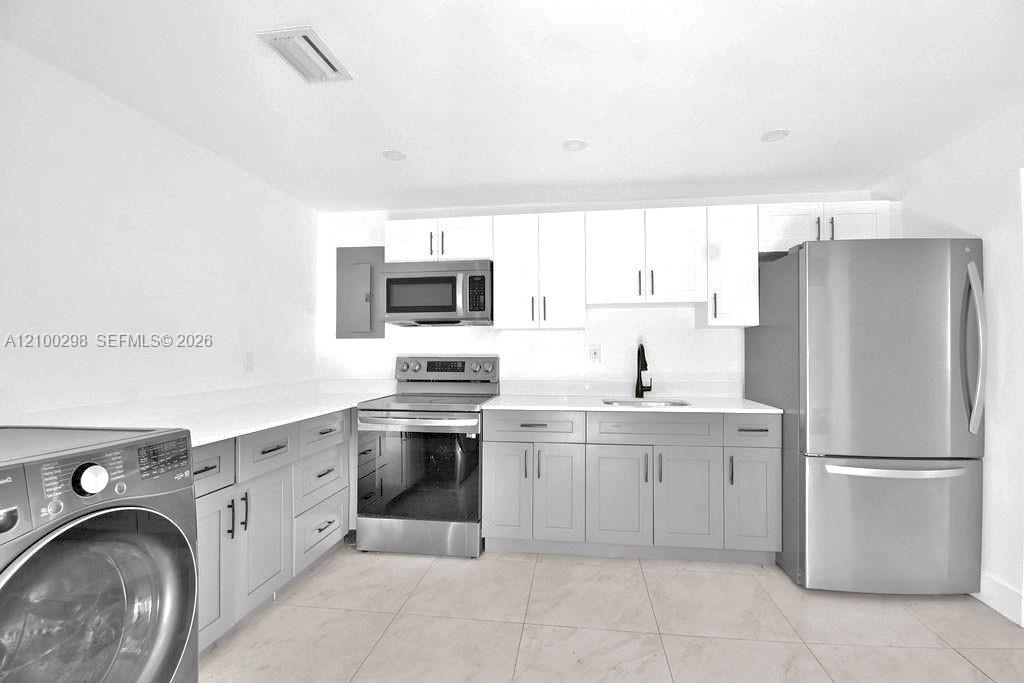 See details / 2195 sq. ft. $ 2026-10-04 0 Photo