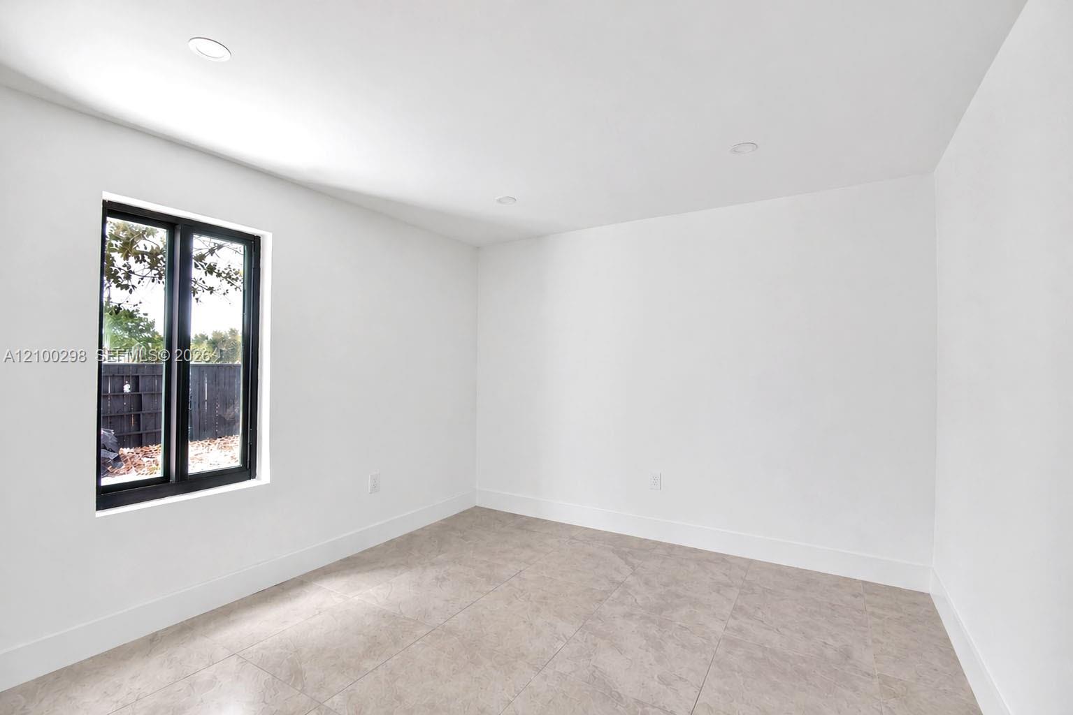 See details / 2195 sq. ft. $ 2026-10-04 0 Photo