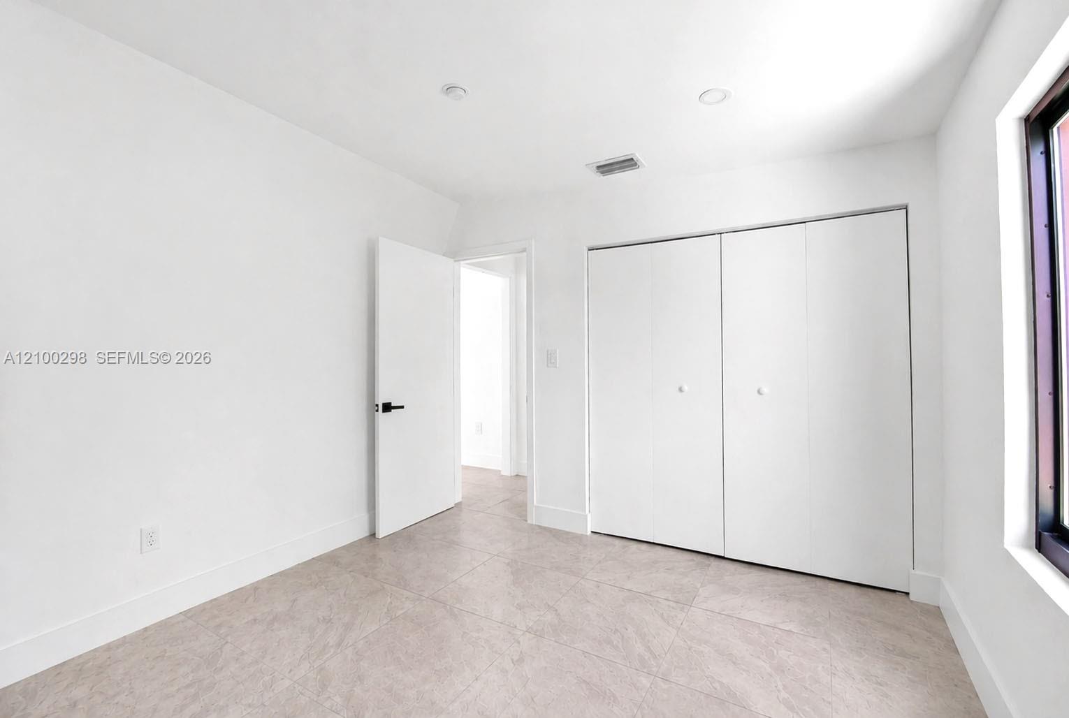 See details / 2195 sq. ft. $ 2026-10-04 0 Photo