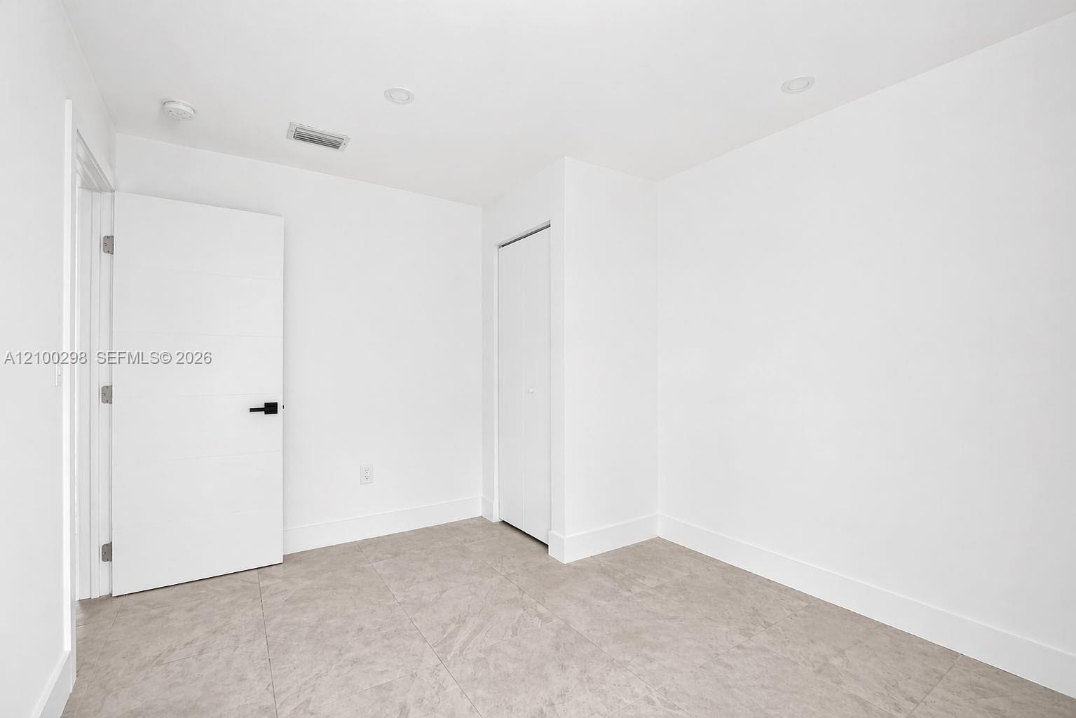 See details / 2195 sq. ft. $ 2026-10-04 0 Photo