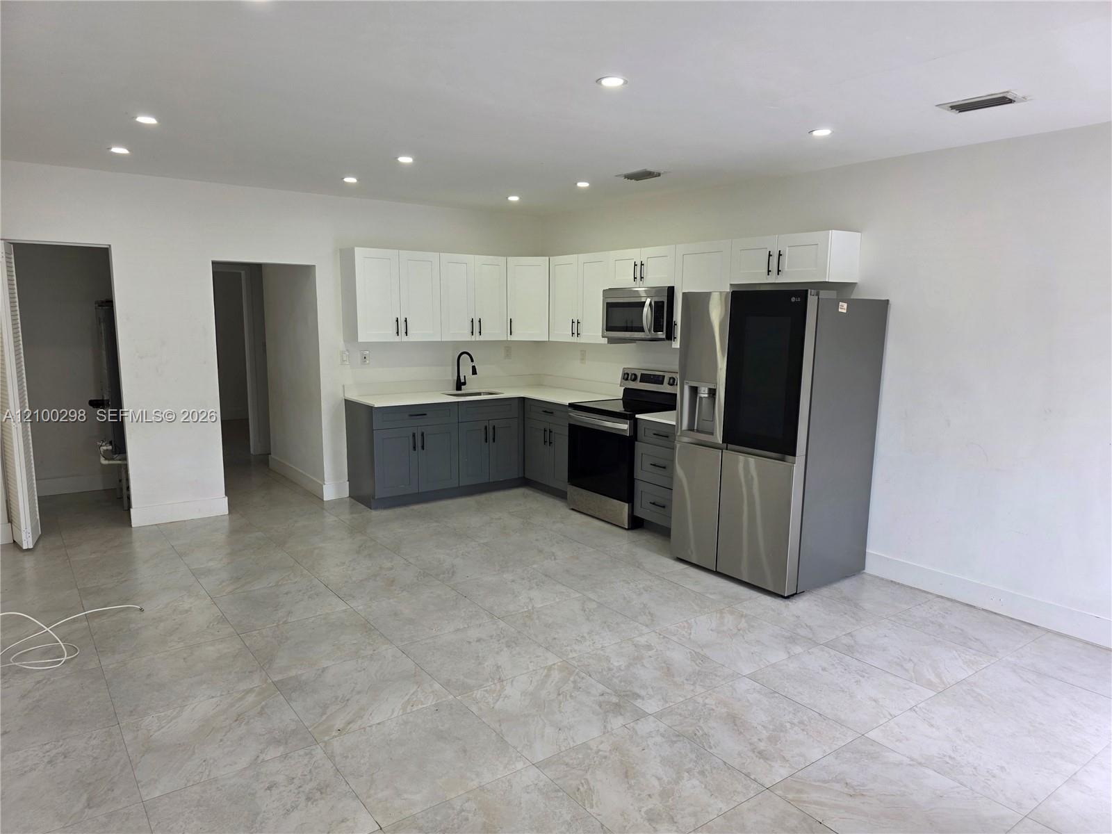 See details / 2195 sq. ft. $ 2026-10-04 0 Photo