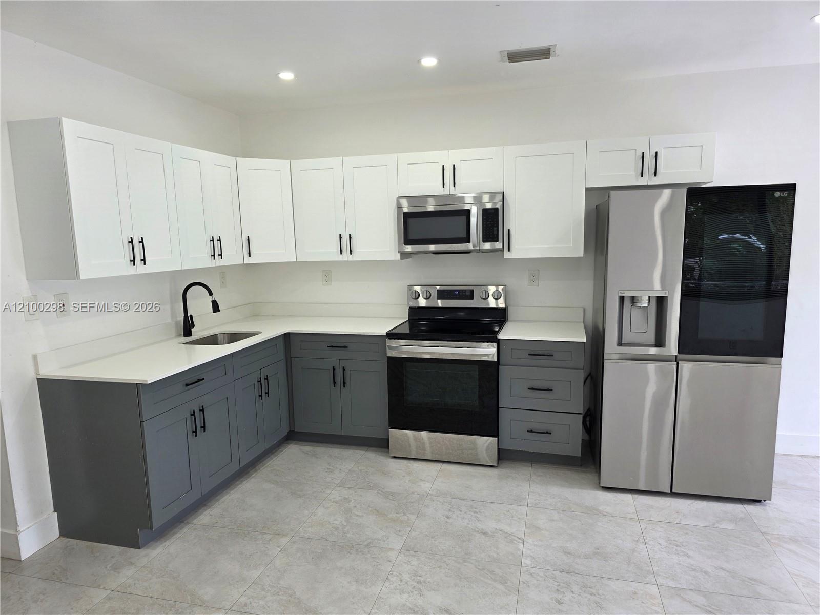 See details / 2195 sq. ft. $ 2026-10-04 0 Photo