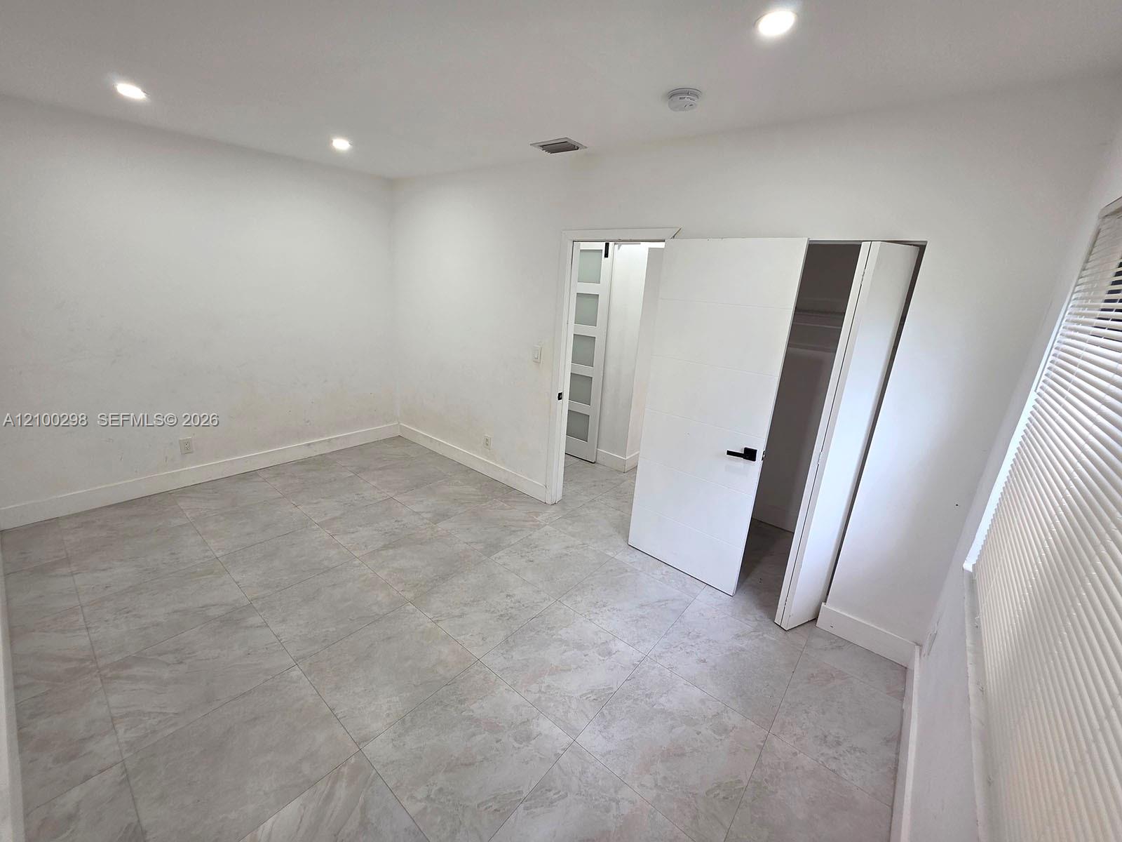 See details / 2195 sq. ft. $ 2026-10-04 0 Photo