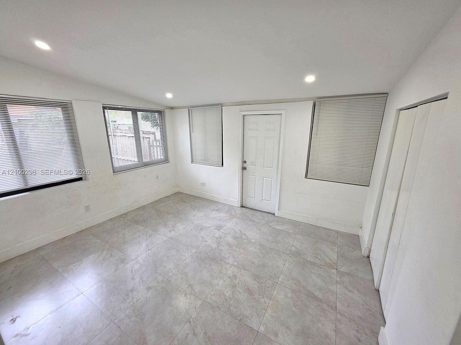 See details / 2195 sq. ft. $ 2026-10-04 0 Photo