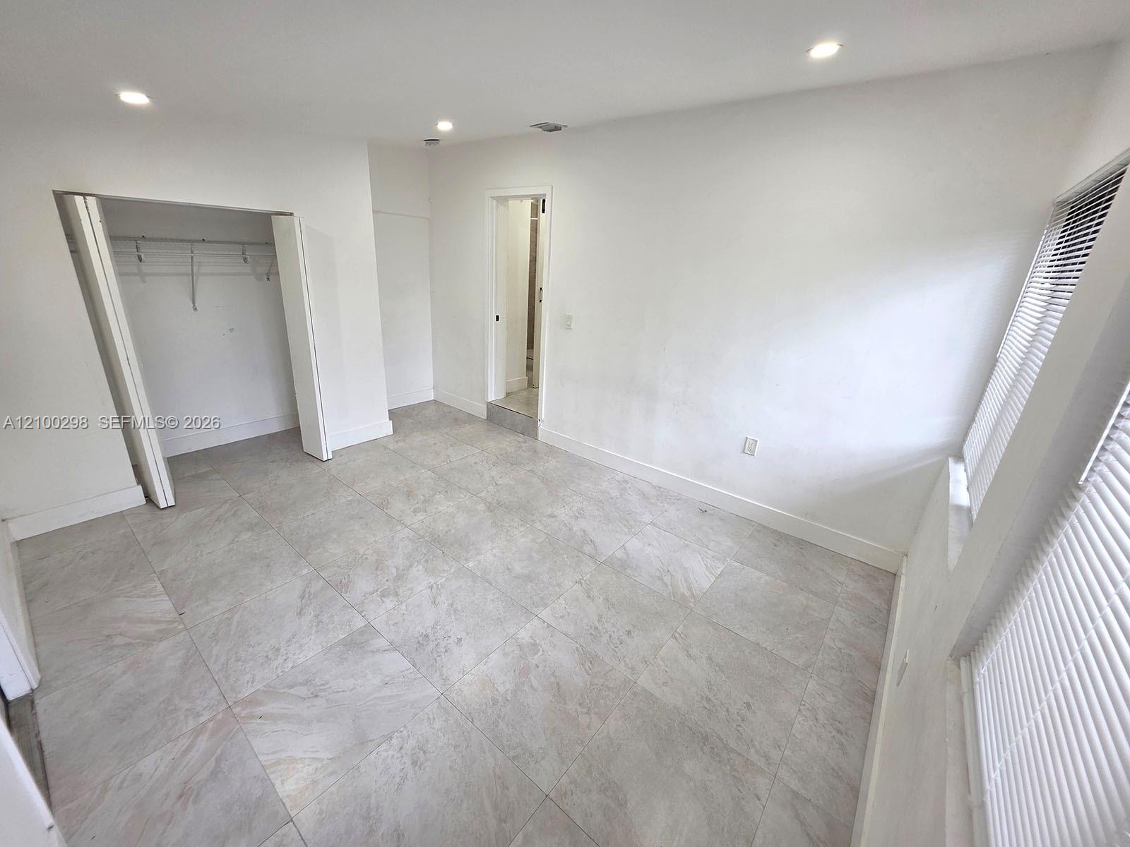 See details / 2195 sq. ft. $ 2026-10-04 0 Photo