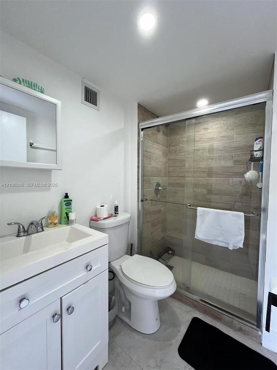 See details / 2195 sq. ft. $ 2026-10-04 0 Photo