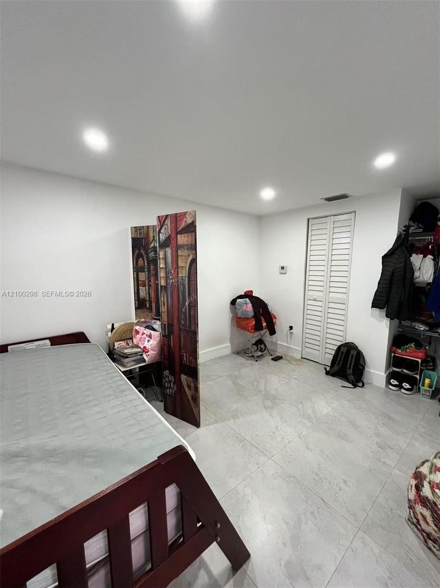 See details / 2195 sq. ft. $ 2026-10-04 0 Photo