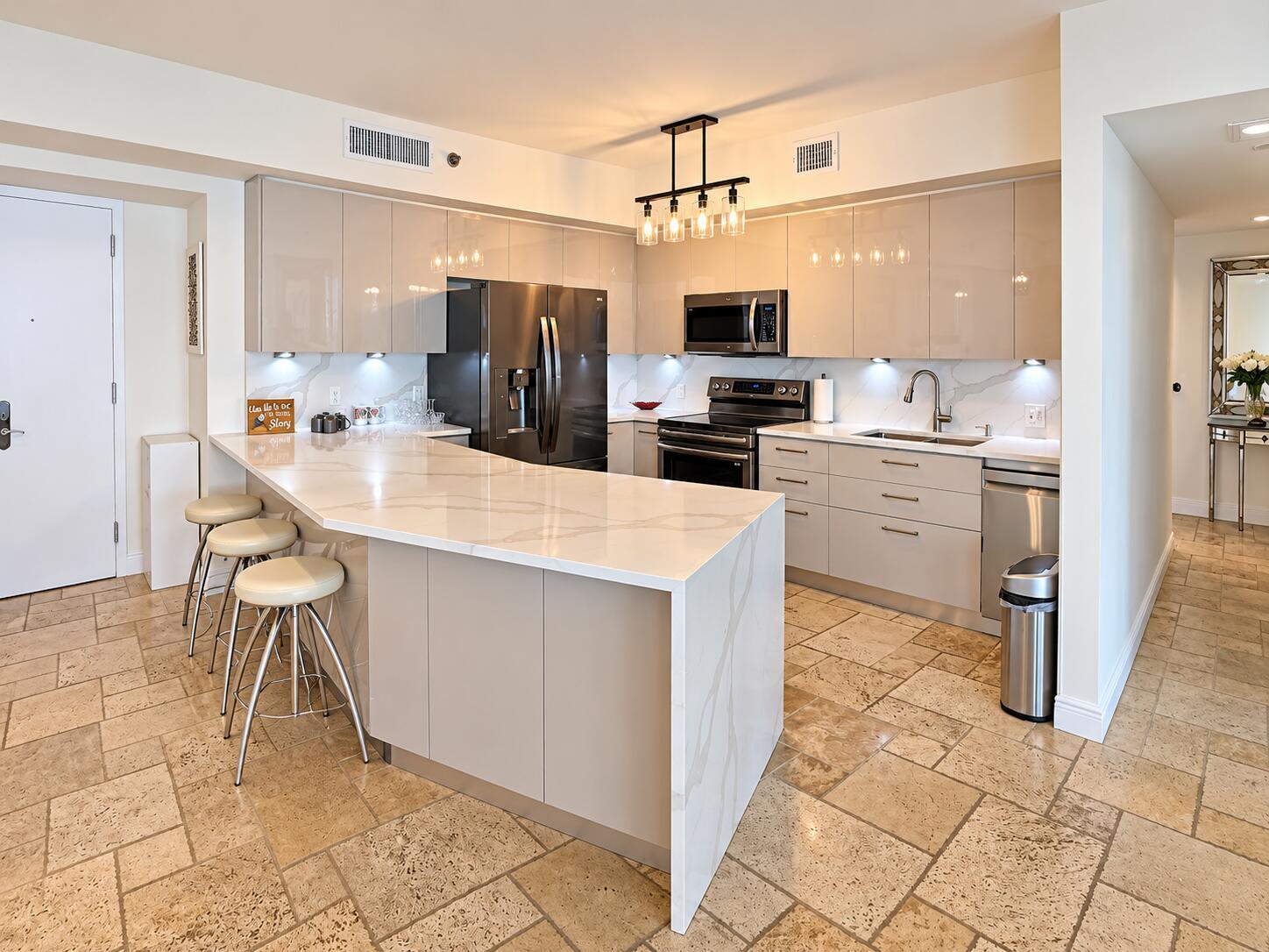 1210 2 / 2 1782 sq. ft. $ 2026-10-05 0 foto