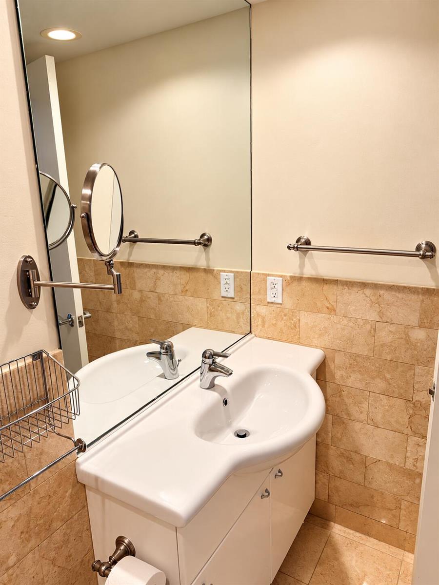 1210 2 / 2 1782 sq. ft. $ 2026-10-05 0 foto