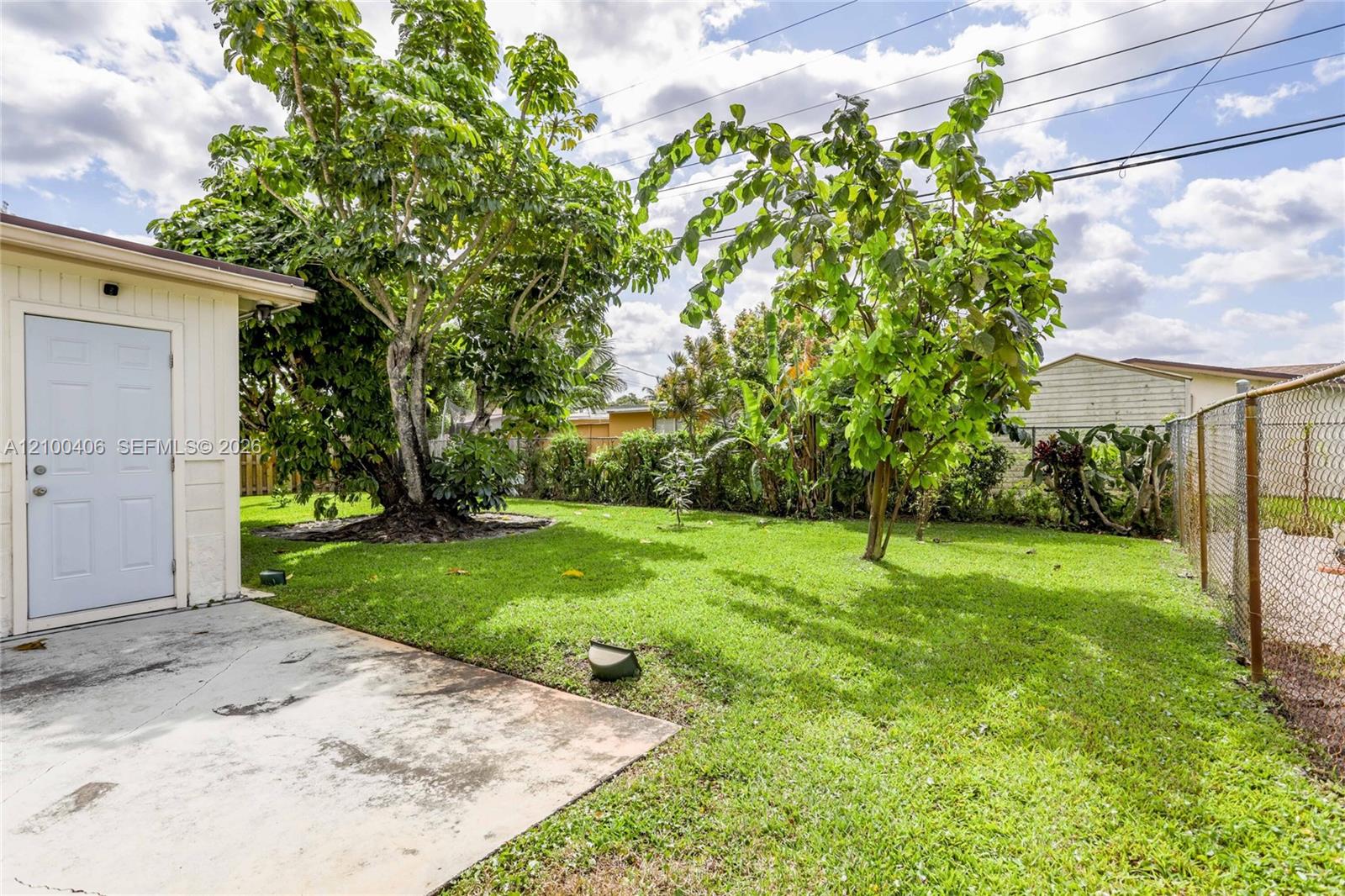 4420 2 / 2 1212 sq. ft. $ 2026-10-16 0 foto