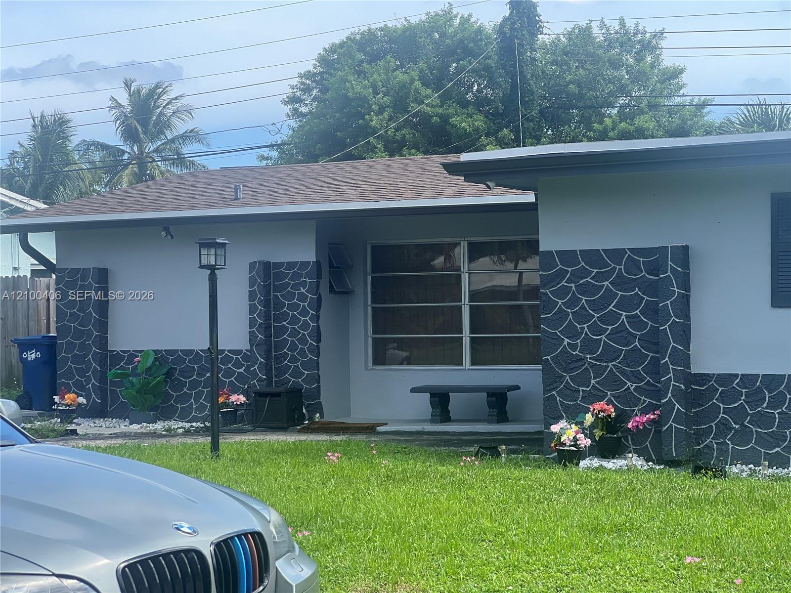 4420 2 / 2 1212 sq. ft. $ 2026-10-16 0 foto