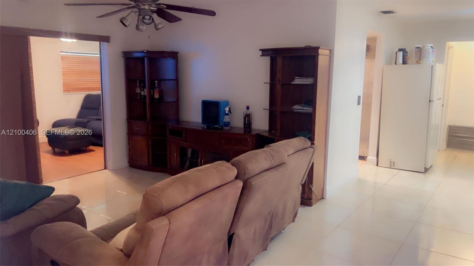 4420 2 / 2 1212 sq. ft. $ 2026-10-16 0 foto
