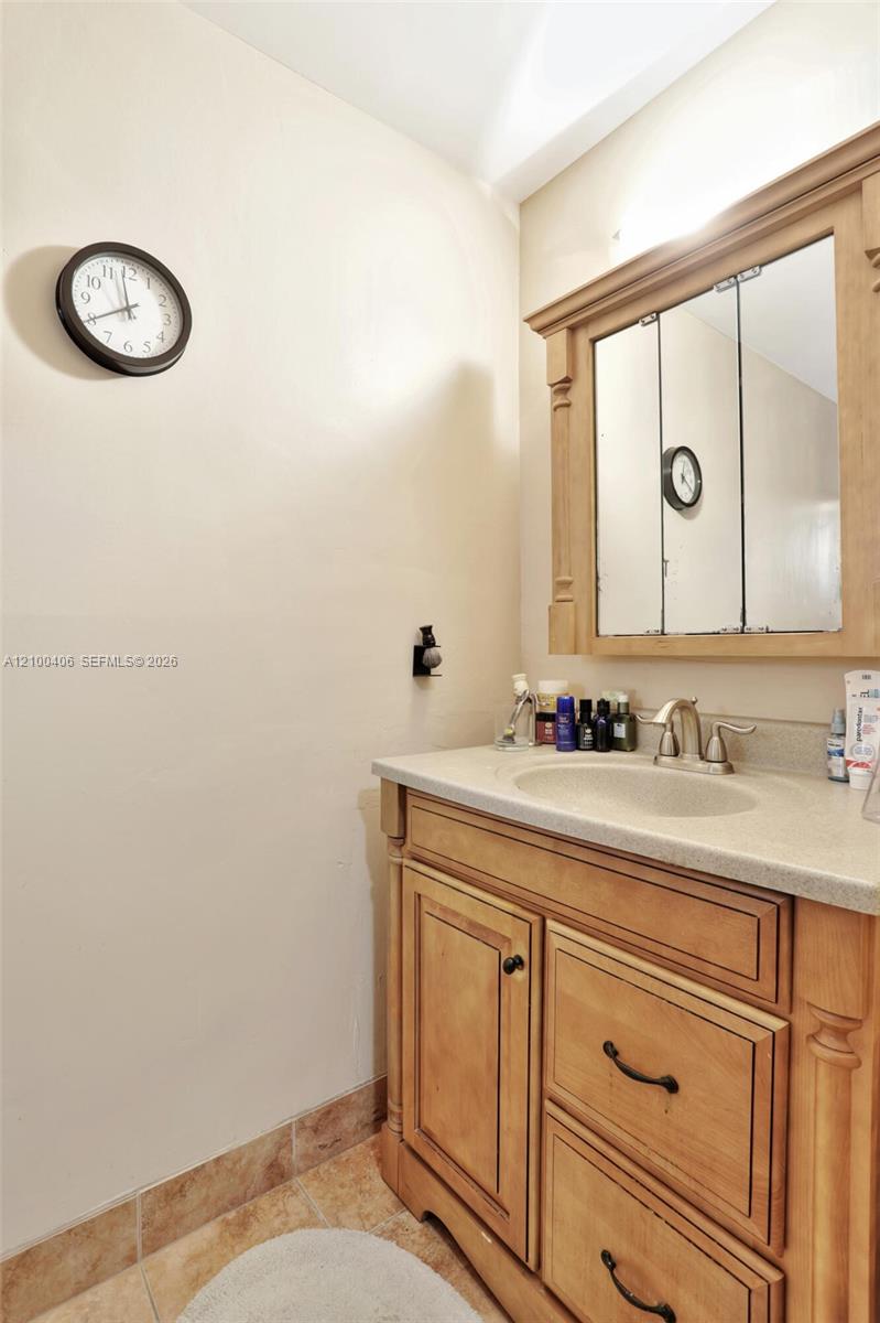 4420 2 / 2 1212 sq. ft. $ 2026-10-16 0 foto