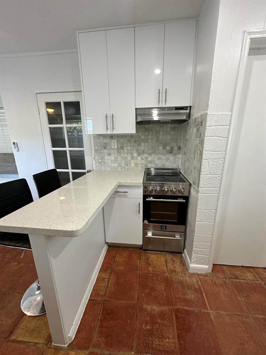  / 0 1007 sq. ft. $ 2026-10-06 0 foto
