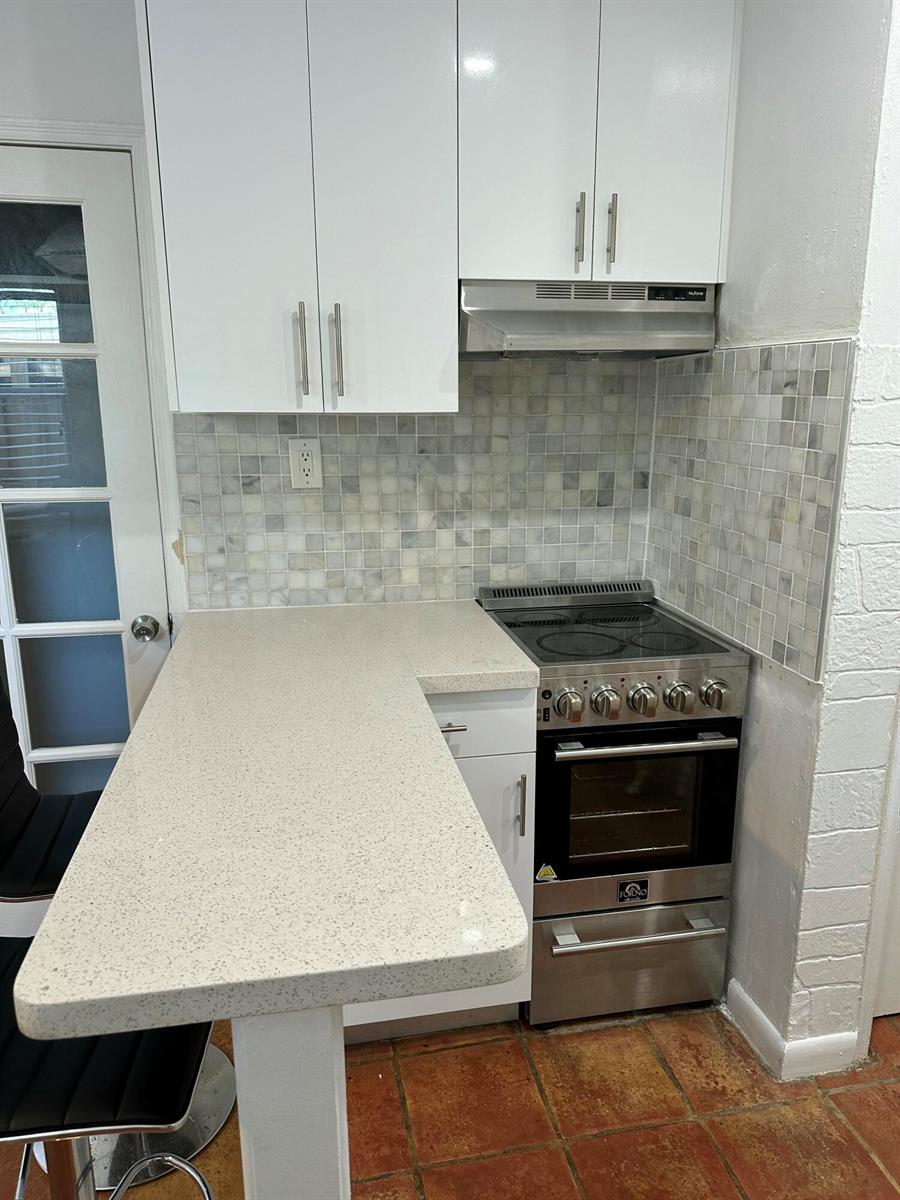   / 0 1007 sq. ft. $ 2026-10-06 0 foto