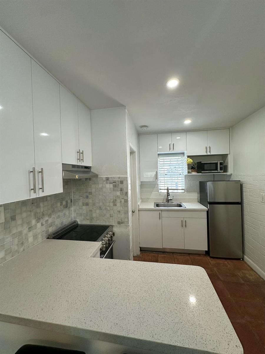   / 0 1007 sq. ft. $ 2026-10-06 0 foto