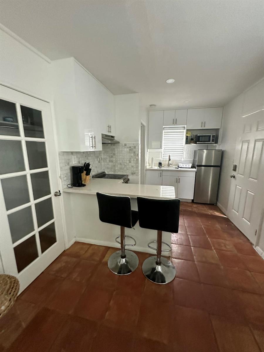   / 0 1007 sq. ft. $ 2026-10-06 0 foto