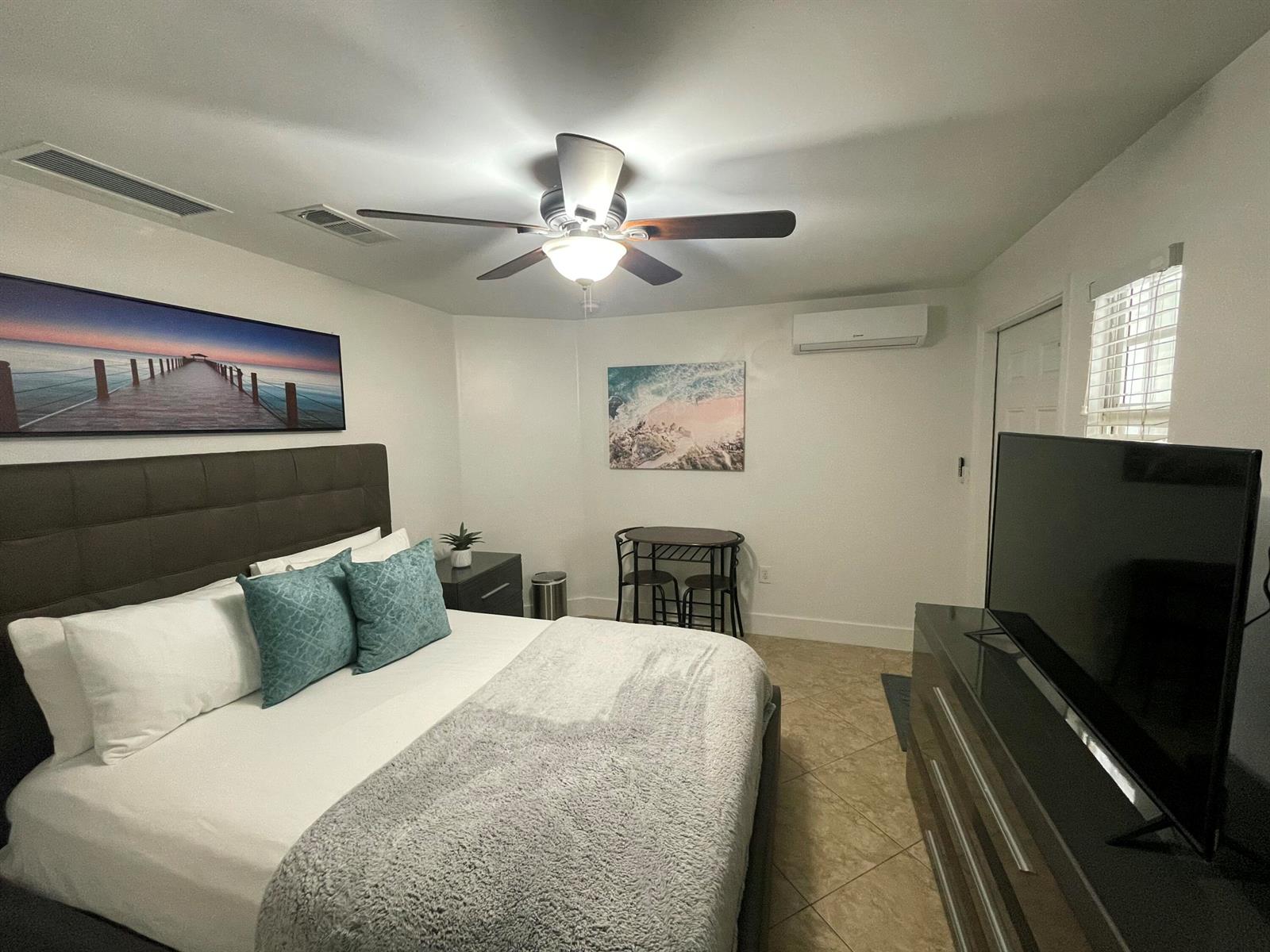   / 0 1007 sq. ft. $ 2026-10-06 0 foto