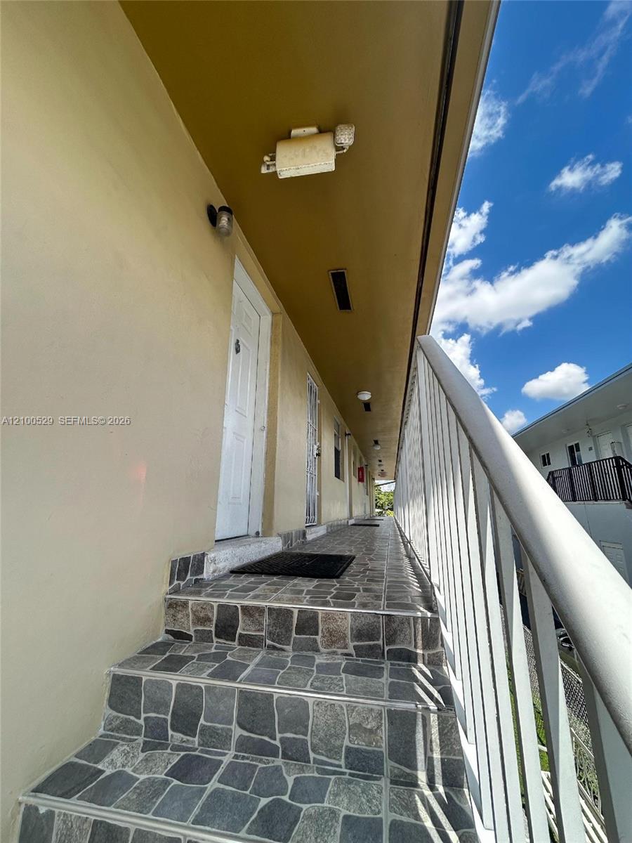   /   кв.футов $ 2026-10-05 0 Фото