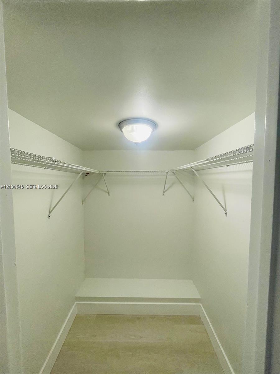   /   sq. ft. $ 2026-10-05 0 foto
