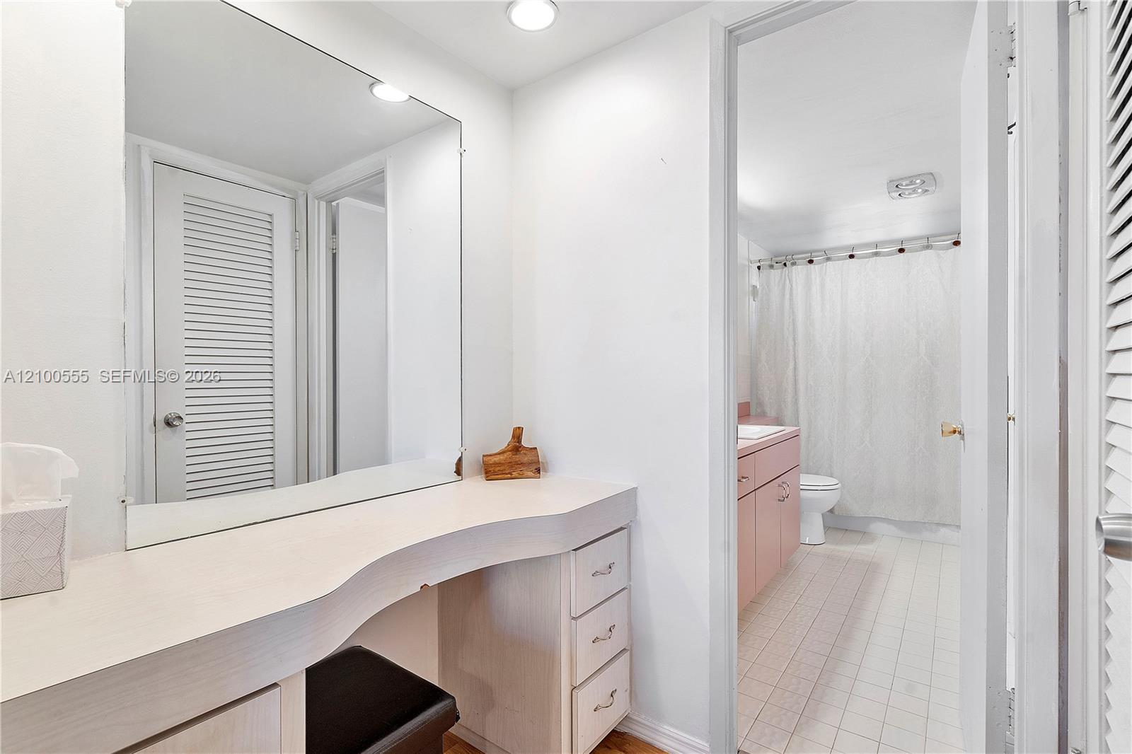 503-504 3 / 4 1550 sq. ft. $ 2026-10-05 0 Photo