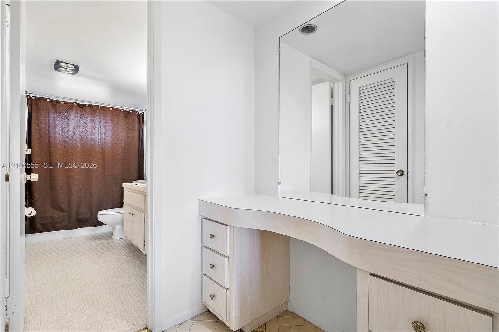 503-504 3 / 4 1550 sq. ft. $ 2026-10-05 0 Photo