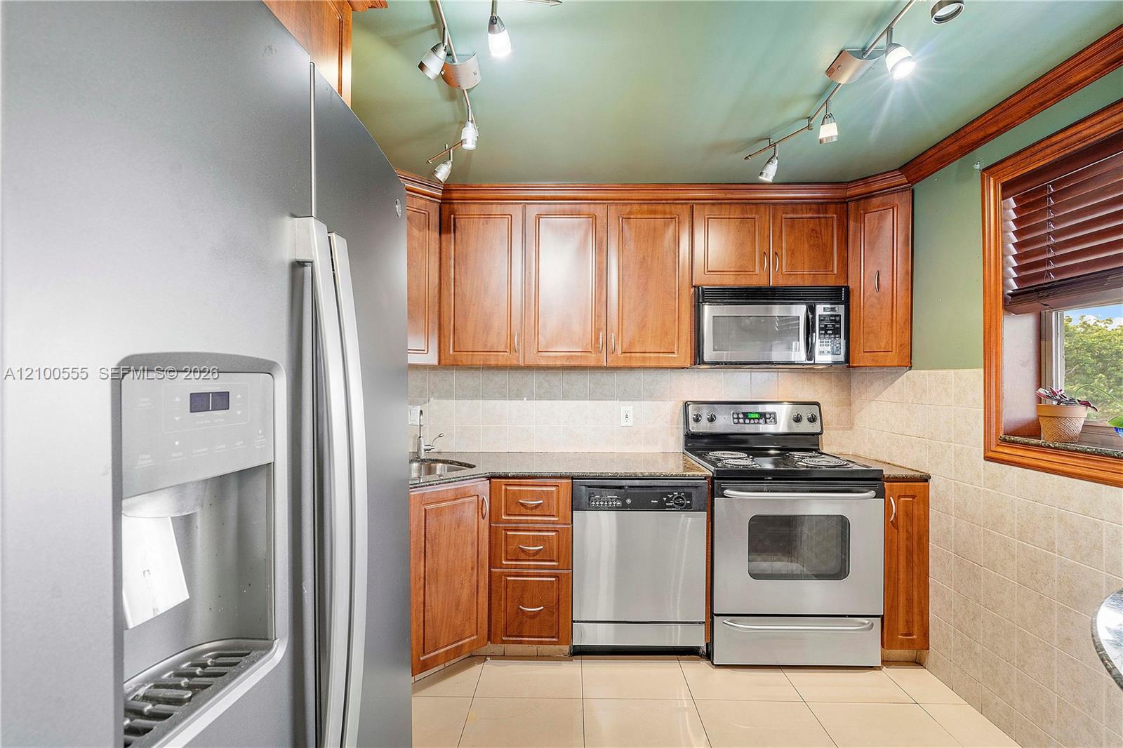 503-504 3 / 4 1550 sq. ft. $ 2026-10-05 0 Photo