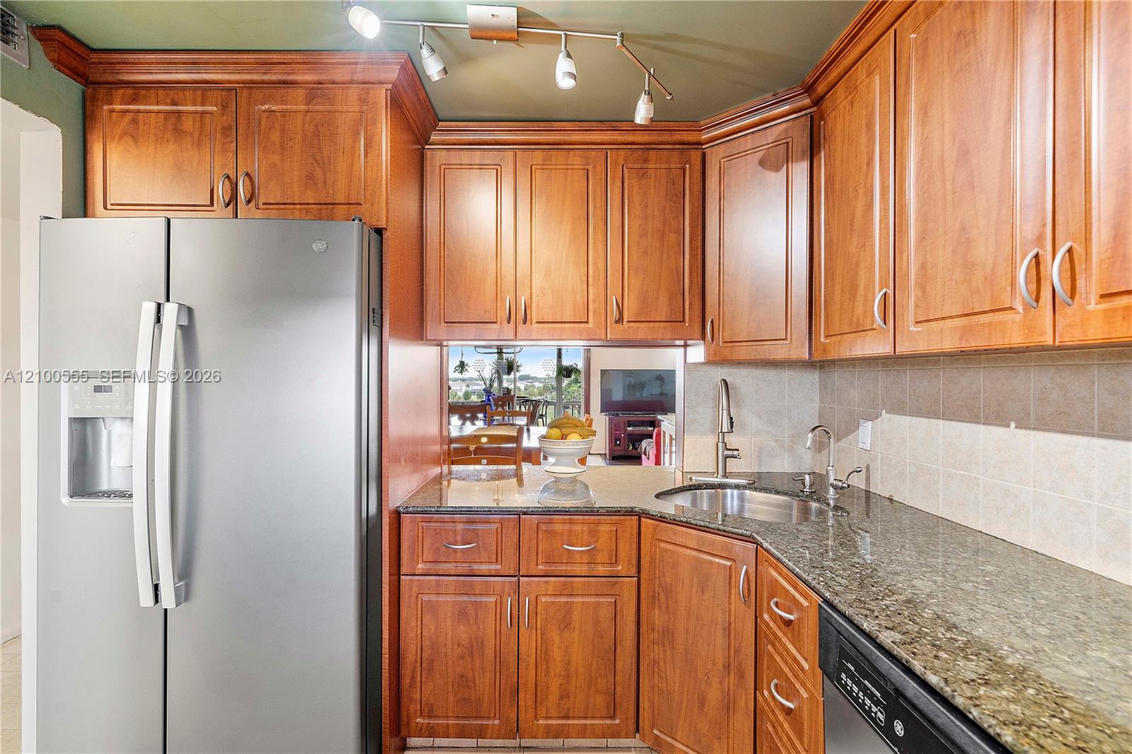 503-504 3 / 4 1550 sq. ft. $ 2026-10-05 0 Photo