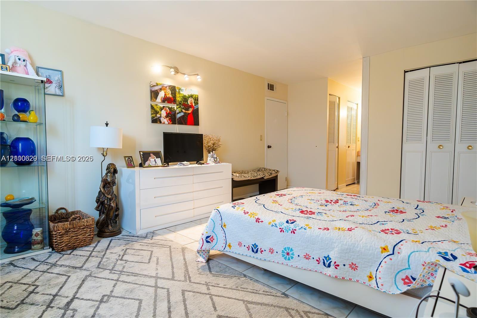 See details 502 2 / 2 1275 sq. ft. $ 2026-10-12 0 Photo