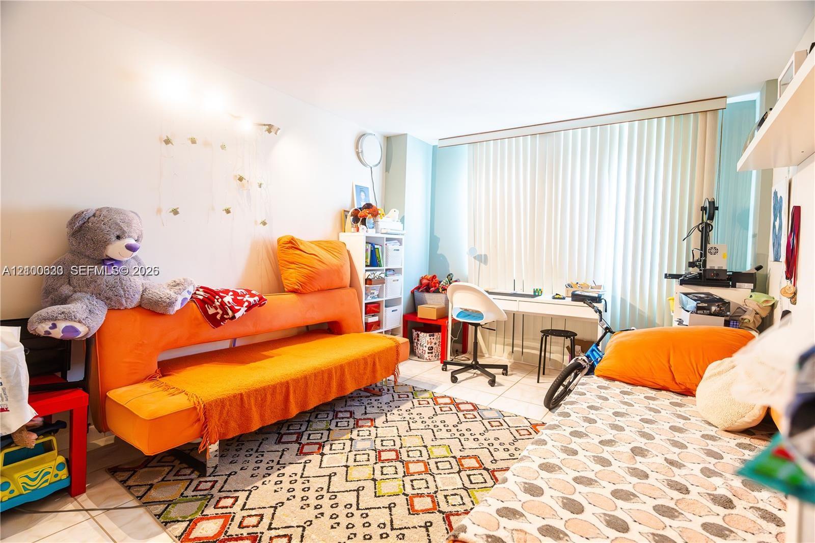 502 2 / 2 1275 sq. ft. $ 2026-10-12 0 Photo