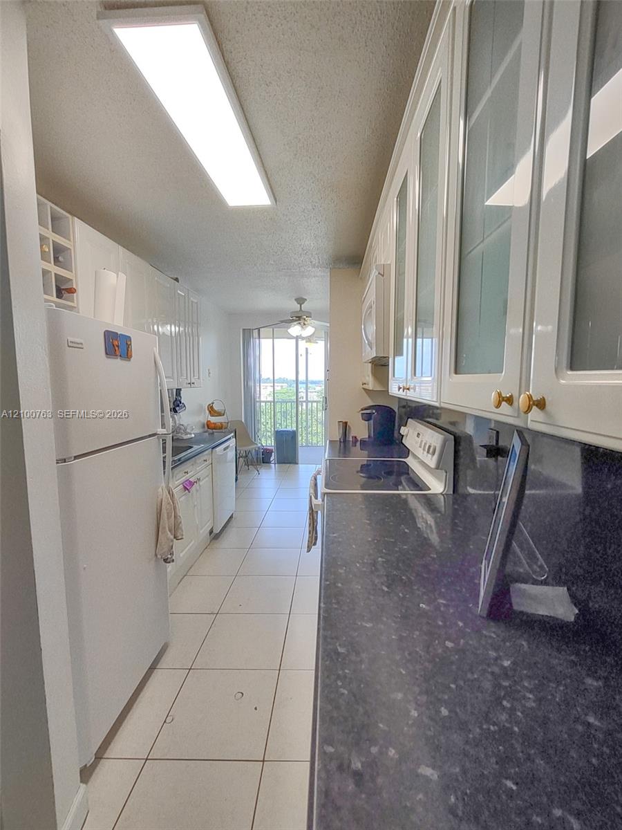 729-4 3 / 2 1633 sq. ft. $ 2026-10-05 0 foto