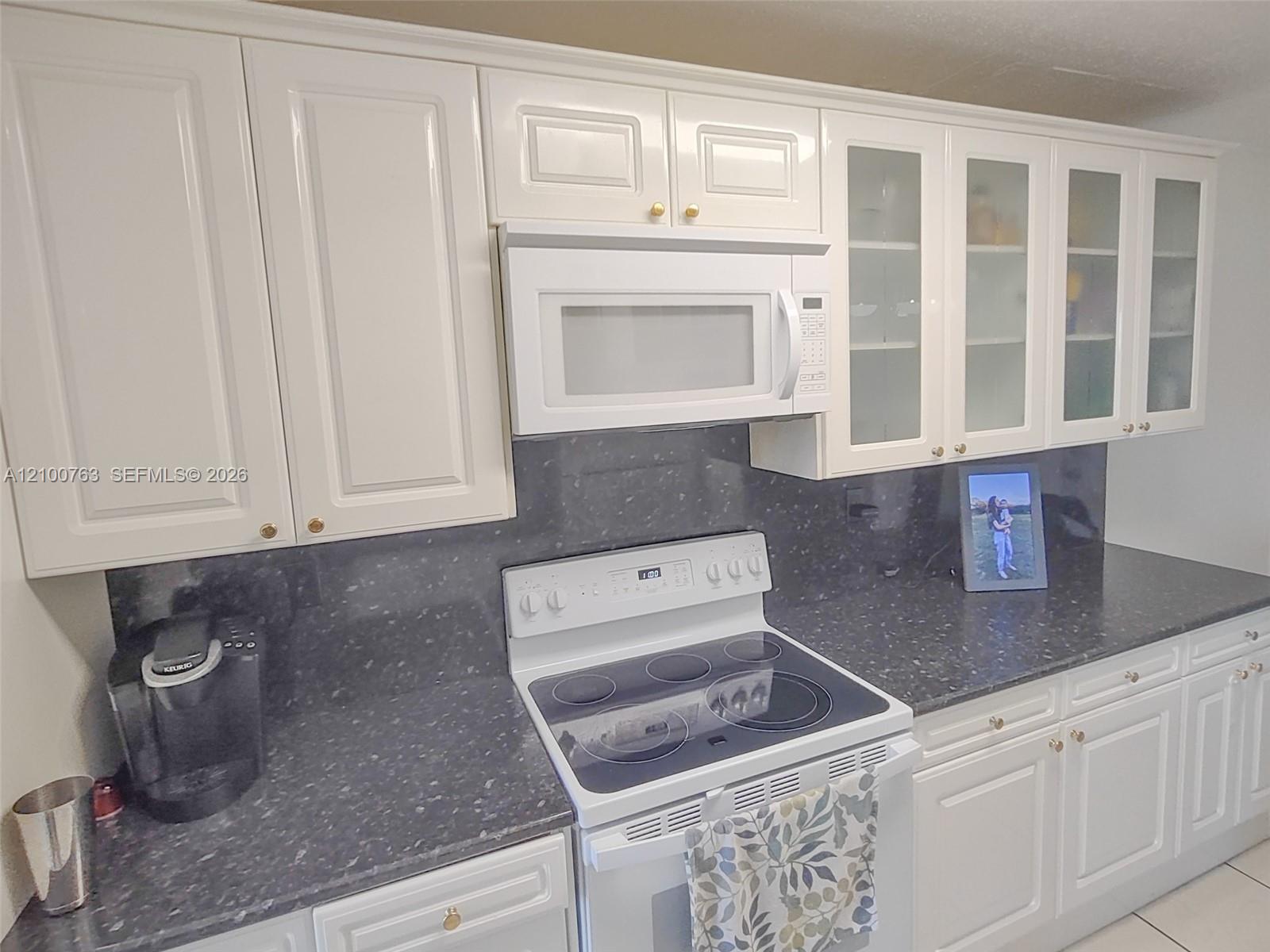 729-4 3 / 2 1633 sq. ft. $ 2026-10-05 0 foto