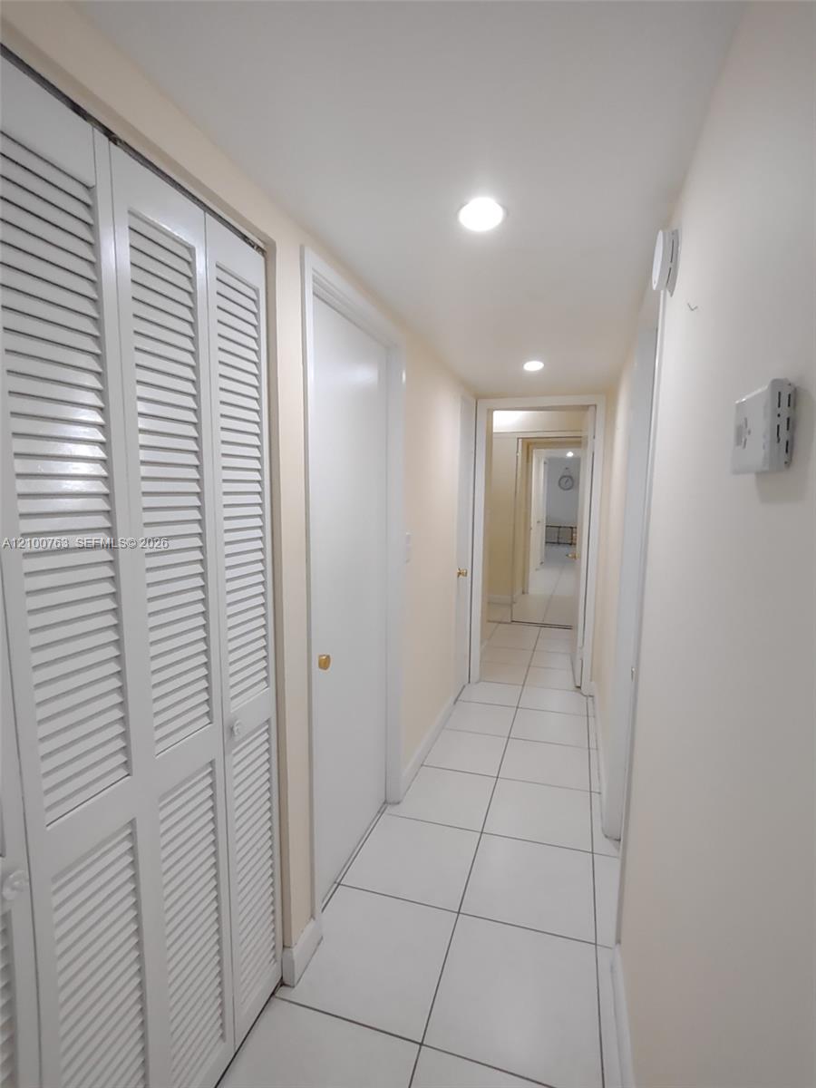 729-4 3 / 2 1633 sq. ft. $ 2026-10-05 0 foto