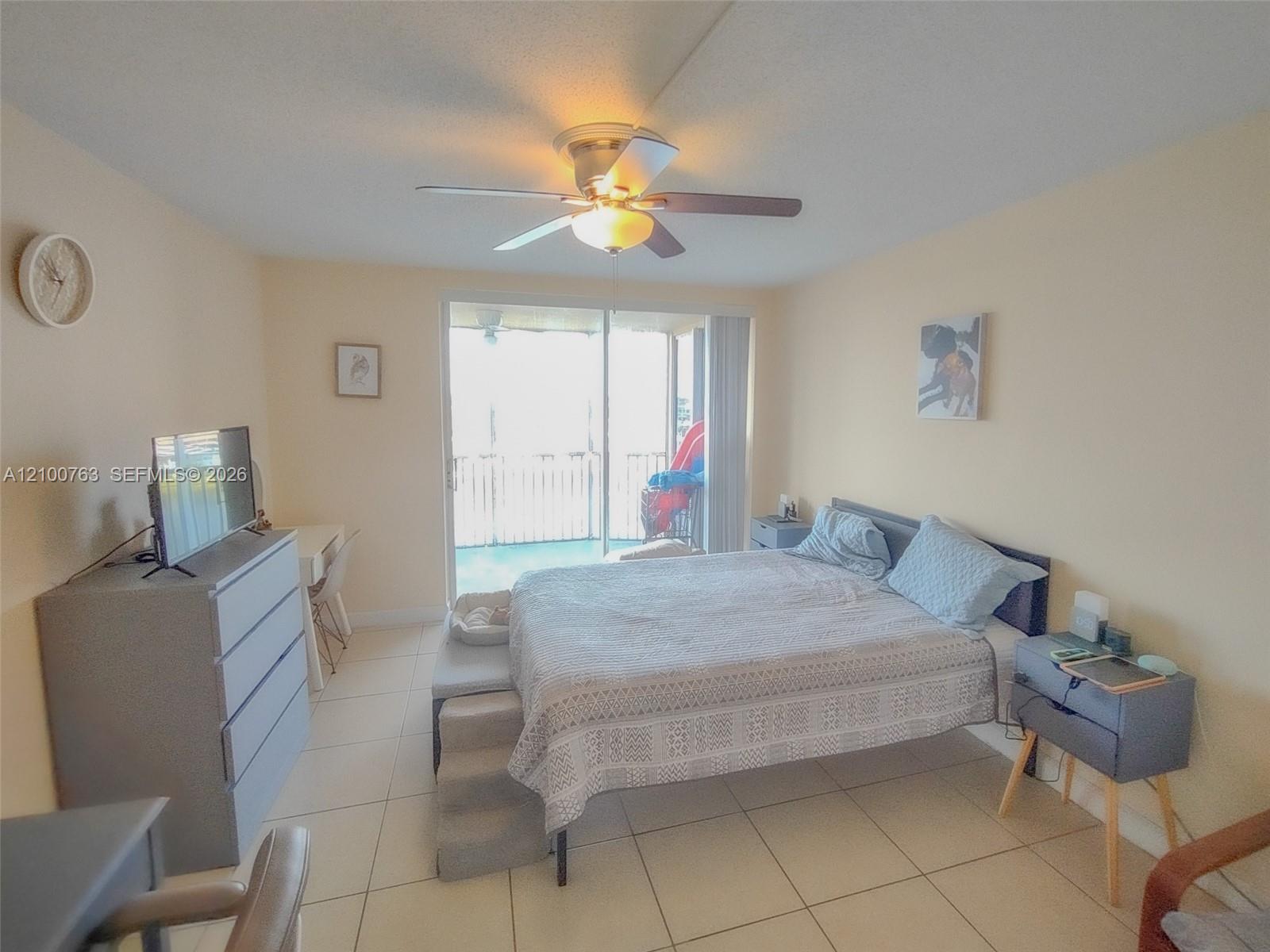 729-4 3 / 2 1633 sq. ft. $ 2026-10-05 0 foto