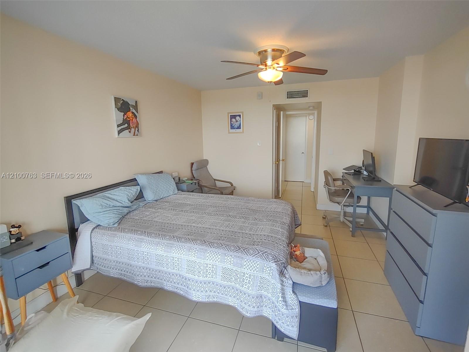 729-4 3 / 2 1633 sq. ft. $ 2026-10-05 0 foto