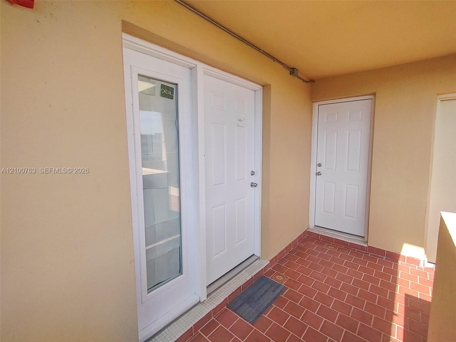 729-4 3 / 2 1633 sq. ft. $ 2026-10-05 0 foto