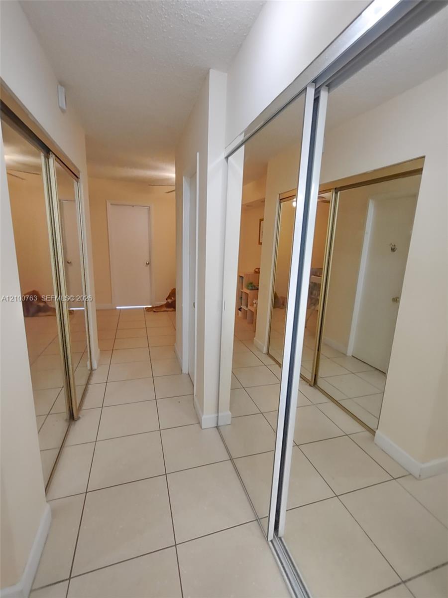 729-4 3 / 2 1633 sq. ft. $ 2026-10-05 0 foto