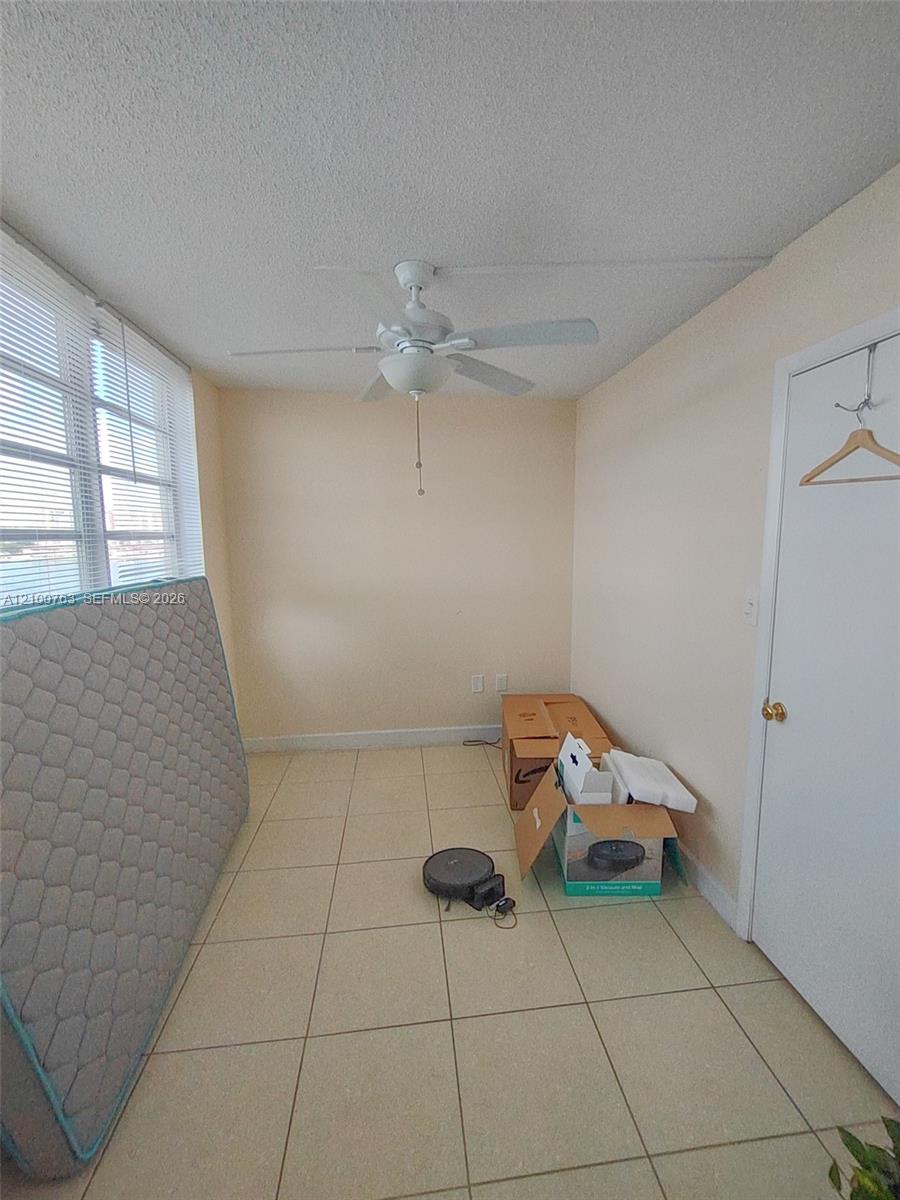 729-4 3 / 2 1633 sq. ft. $ 2026-10-05 0 foto