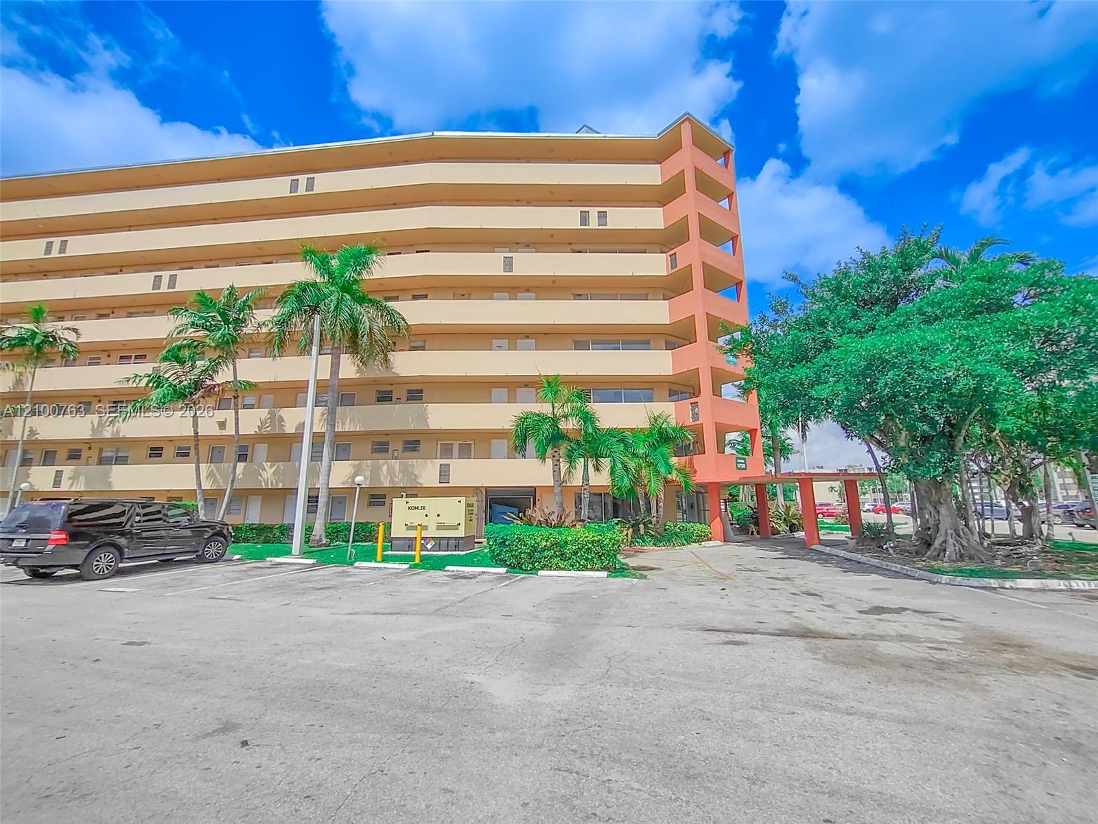 729-4 3 / 2 1633 sq. ft. $ 2026-10-05 0 foto