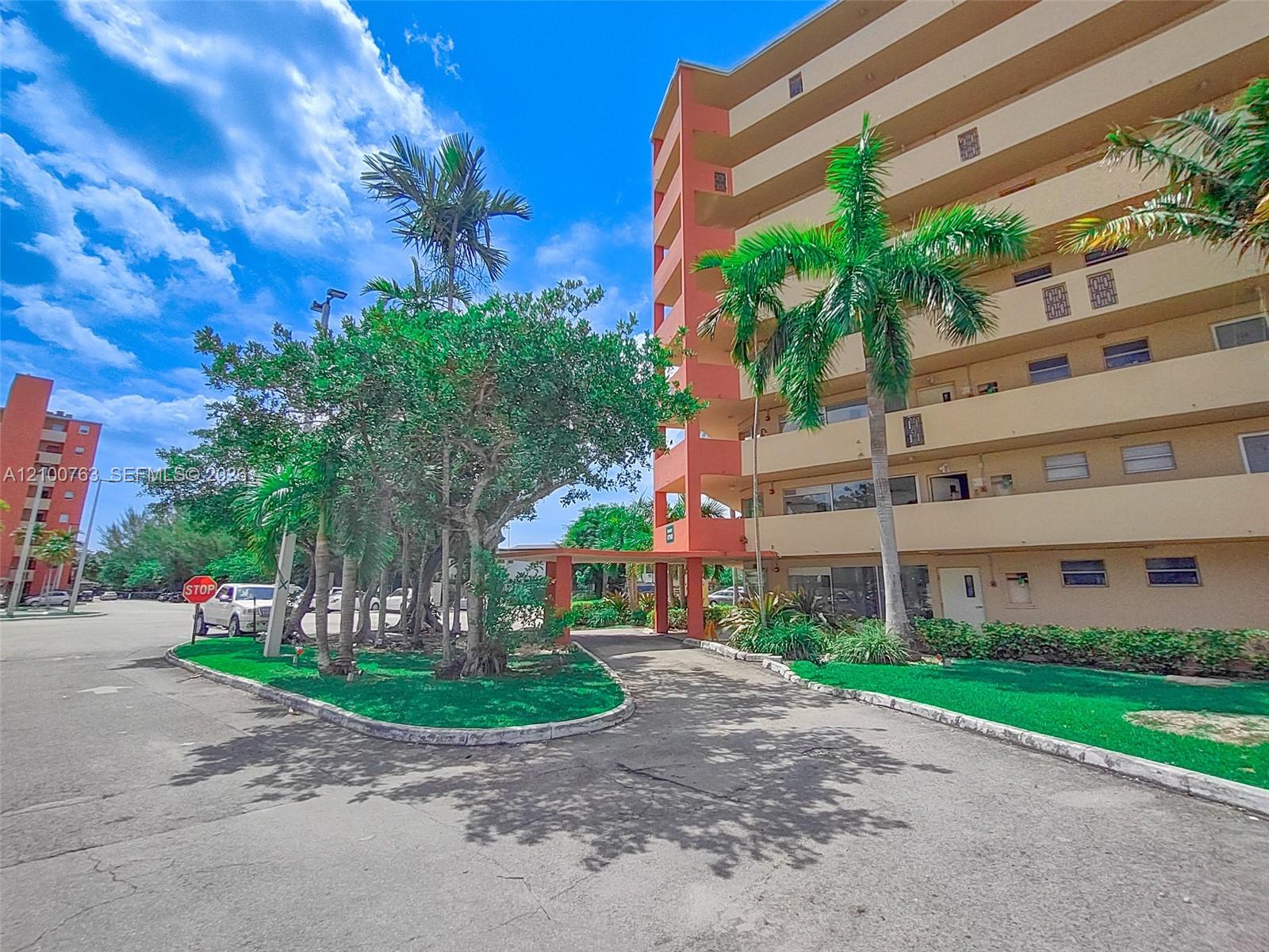 729-4 3 / 2 1633 sq. ft. $ 2026-10-05 0 foto