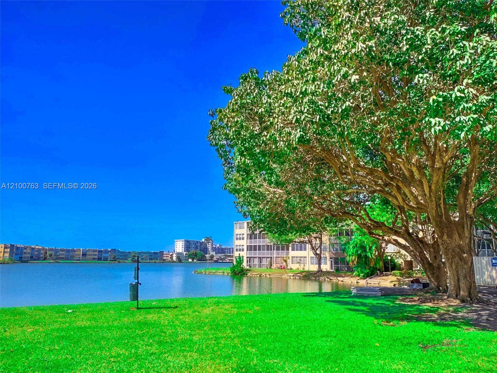 729-4 3 / 2 1633 sq. ft. $ 2026-10-05 0 foto