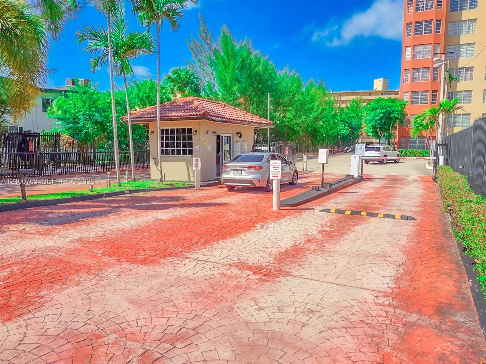 729-4 3 / 2 1633 sq. ft. $ 2026-10-05 0 foto