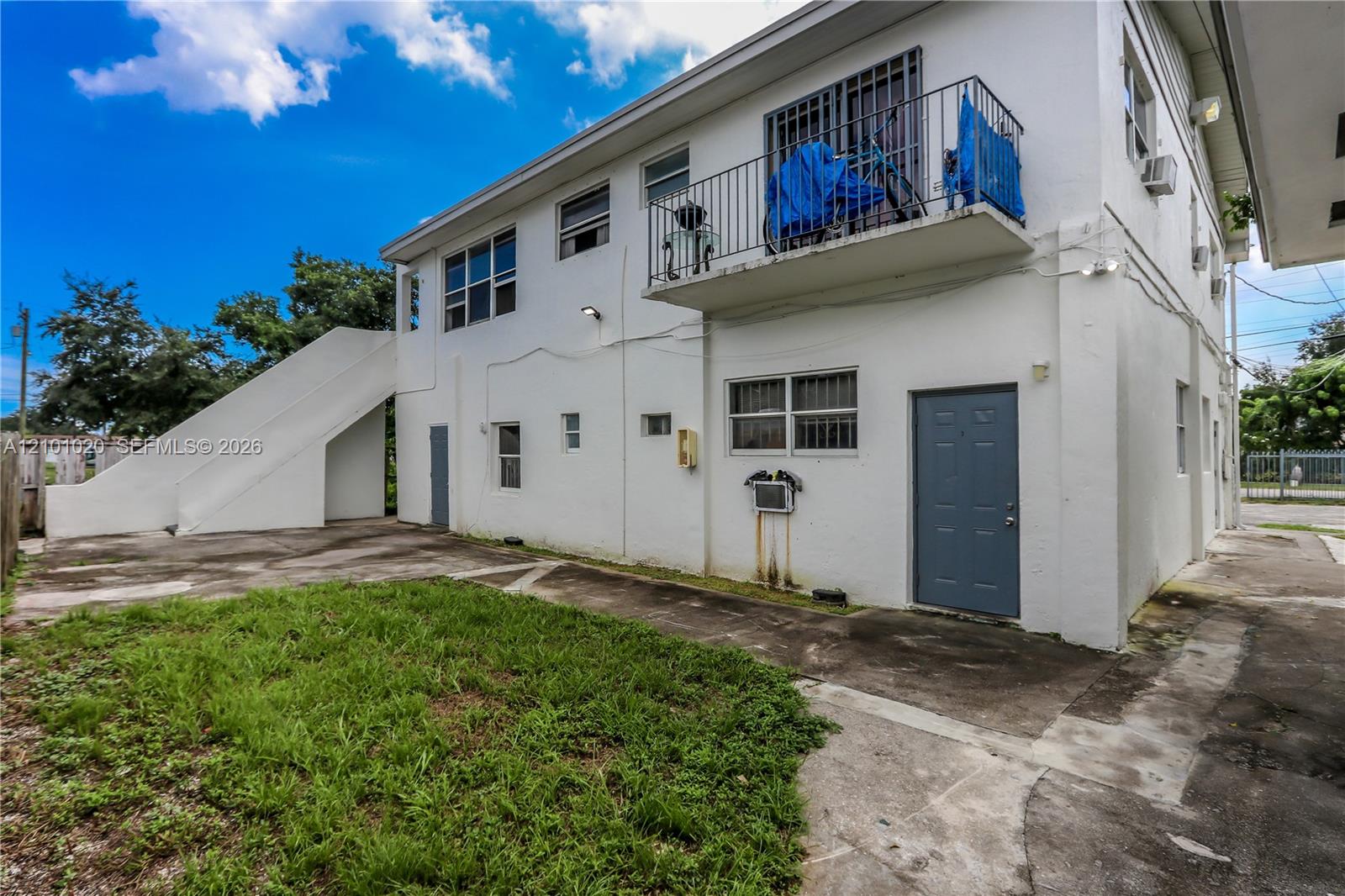   /   sq. ft. $ 2026-10-05 0 foto