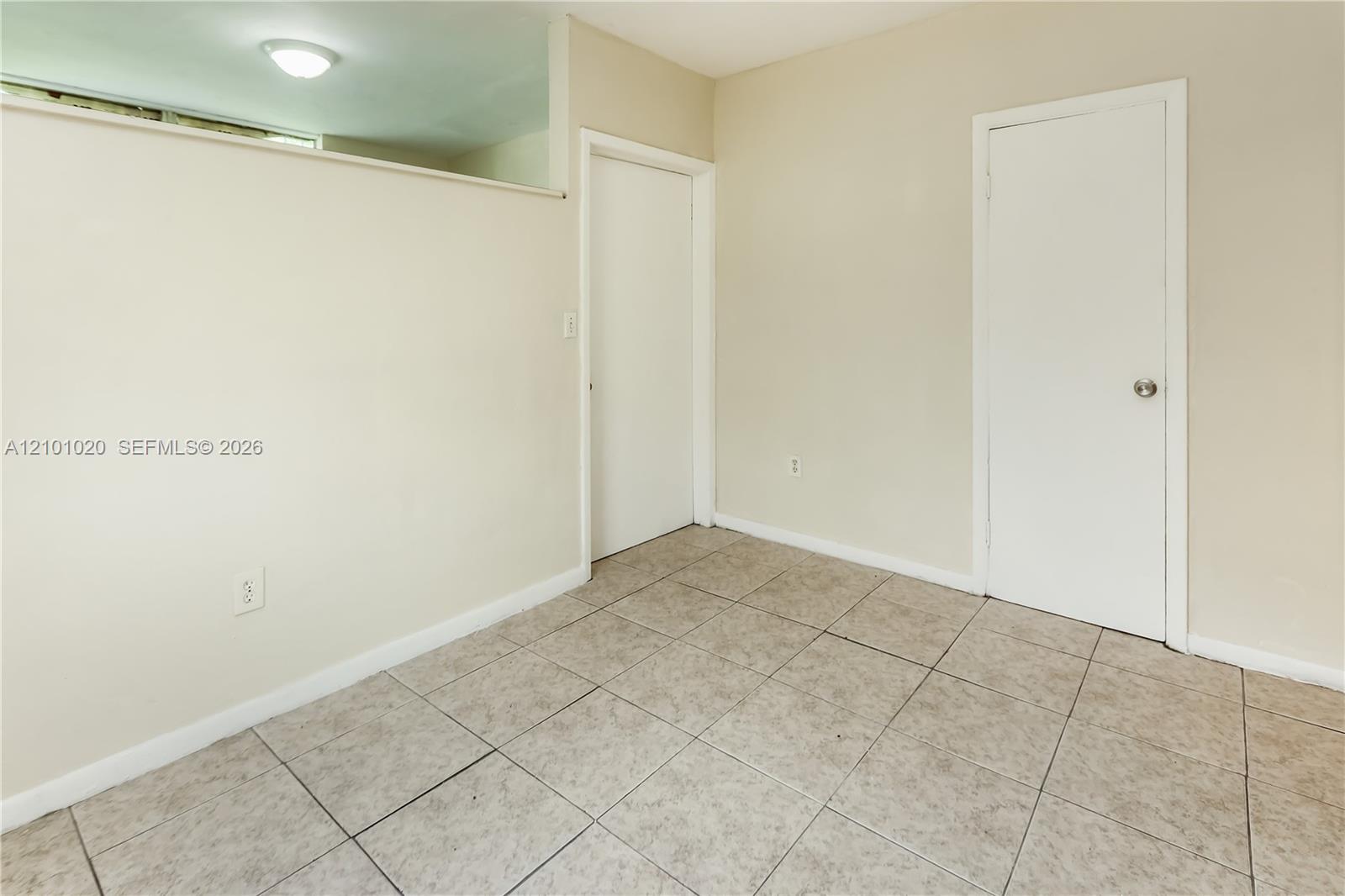   /   sq. ft. $ 2026-10-05 0 foto