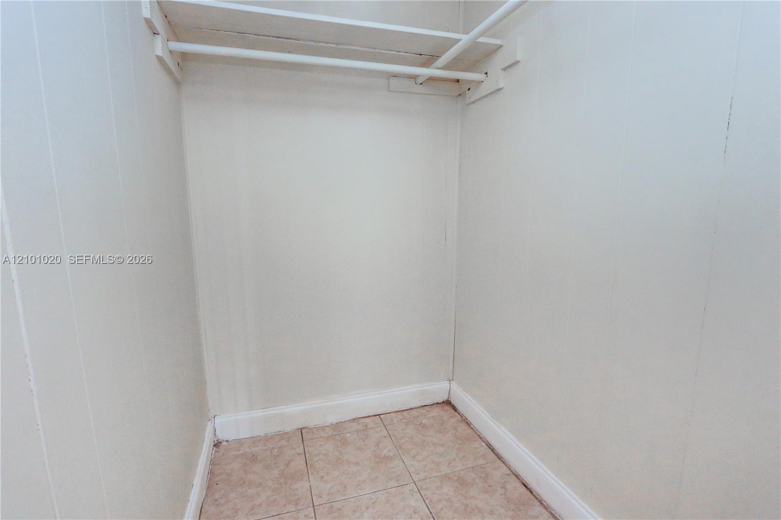   /   sq. ft. $ 2026-10-05 0 foto