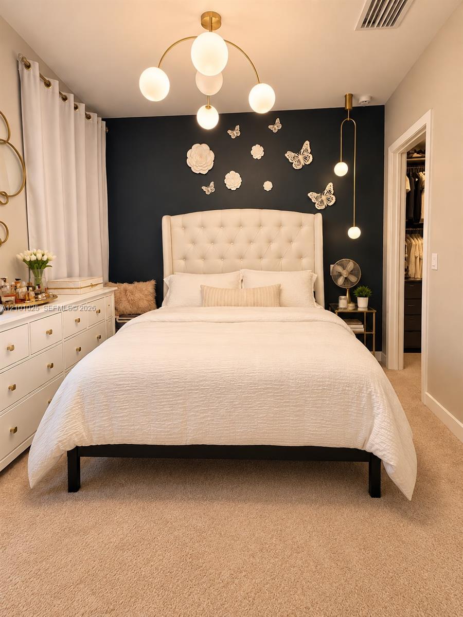 Ver detalles 257 3 / 3 1433 sq. ft. $ 2026-10-06 0 foto