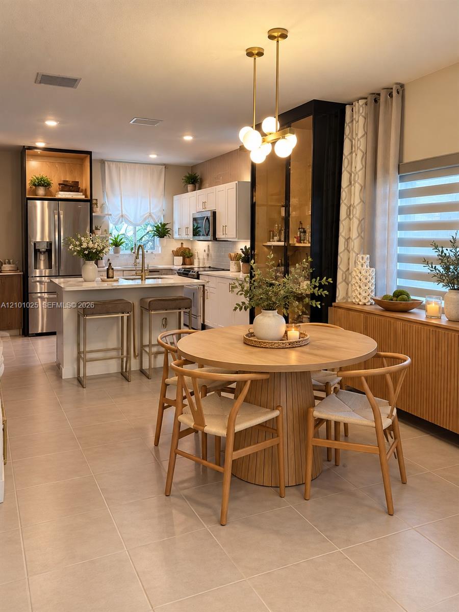 Ver detalles 257 3 / 3 1433 sq. ft. $ 2026-10-06 0 foto